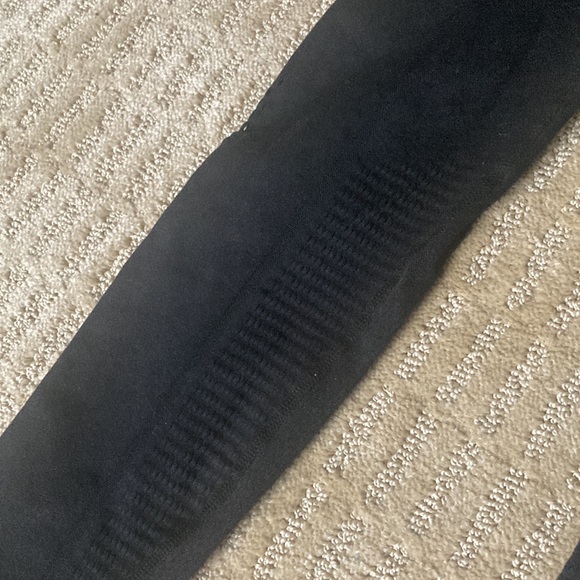 Fabletics leggings - Picture 2 of 2